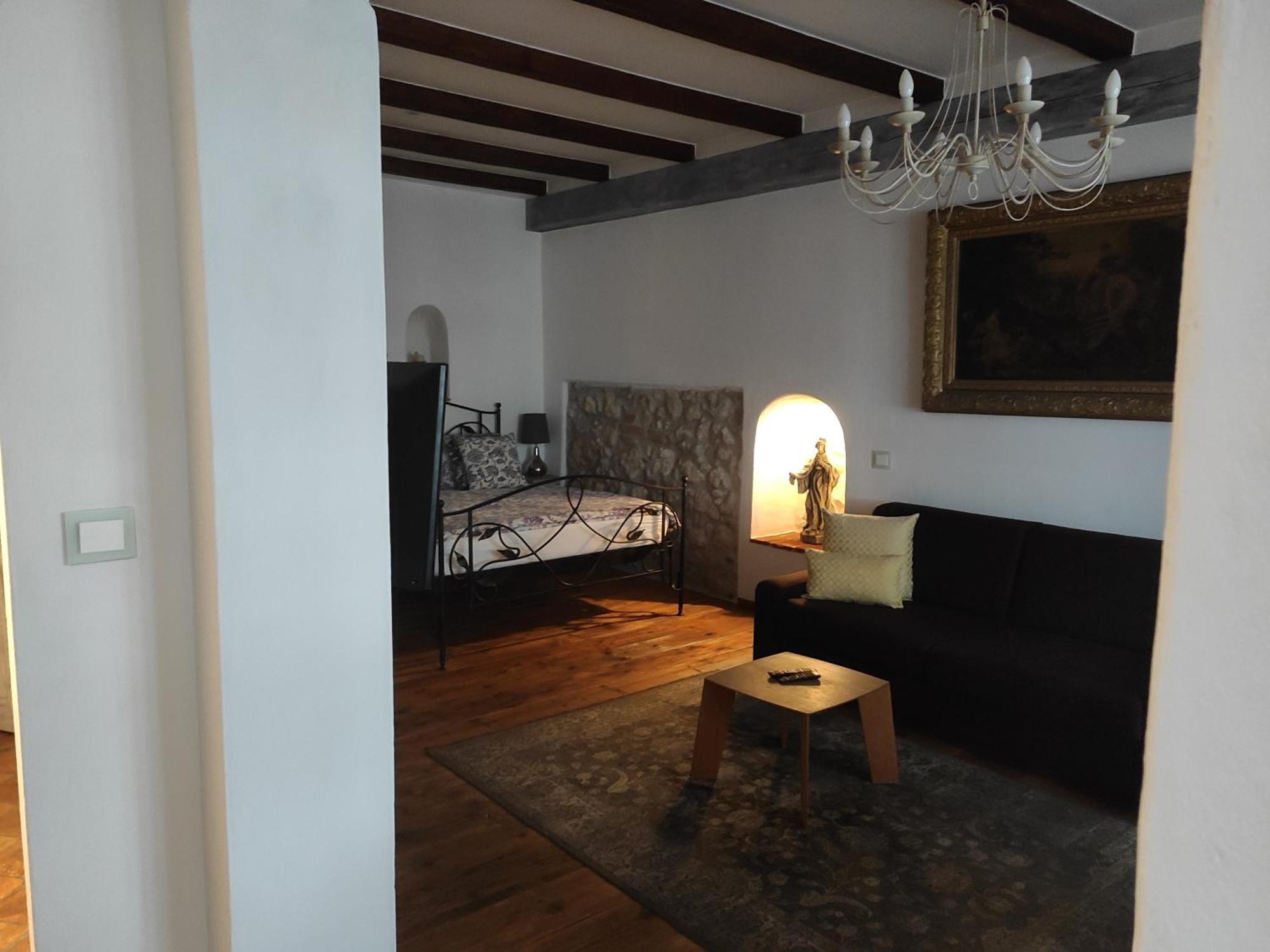 Apartment Antico *